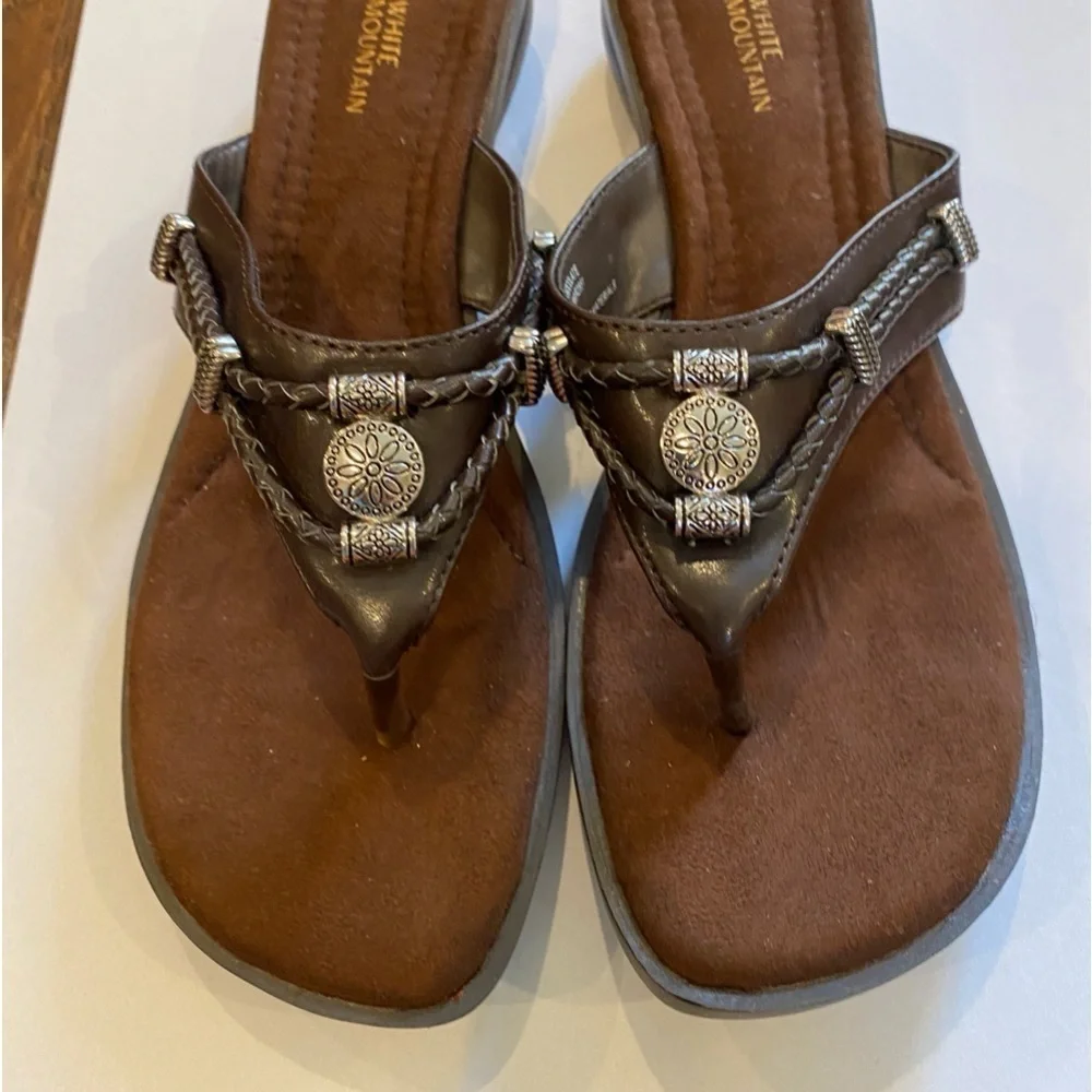 EUC White Mountain 9 Beaded Sandal - Picture 5 of 9
